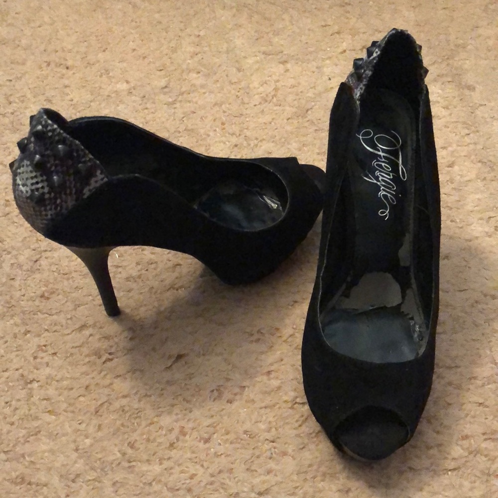 Fergie Entourage Black Suede Peep Toe Heels Size 7.5